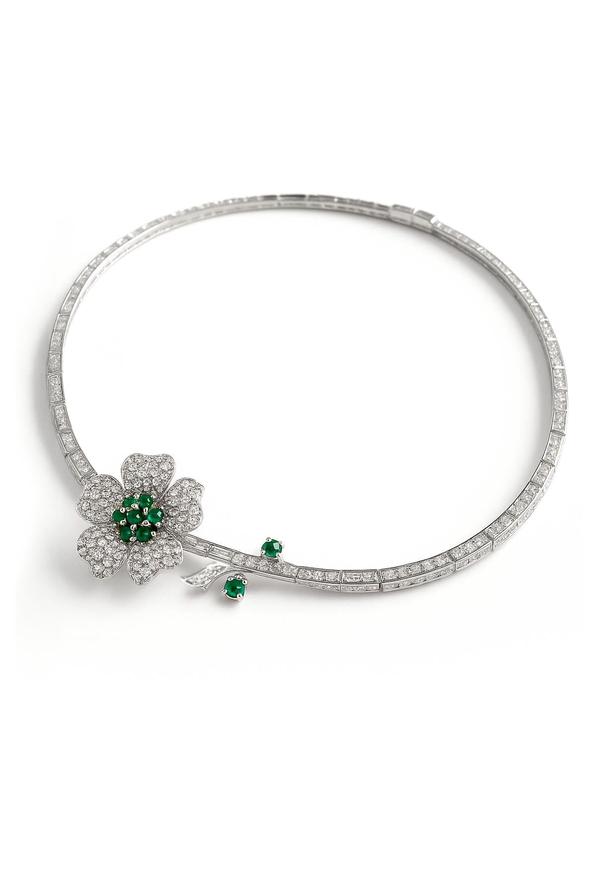 Verdure Éclat Emerald Bloom in Diamond Frost - Silver Plated Necklace