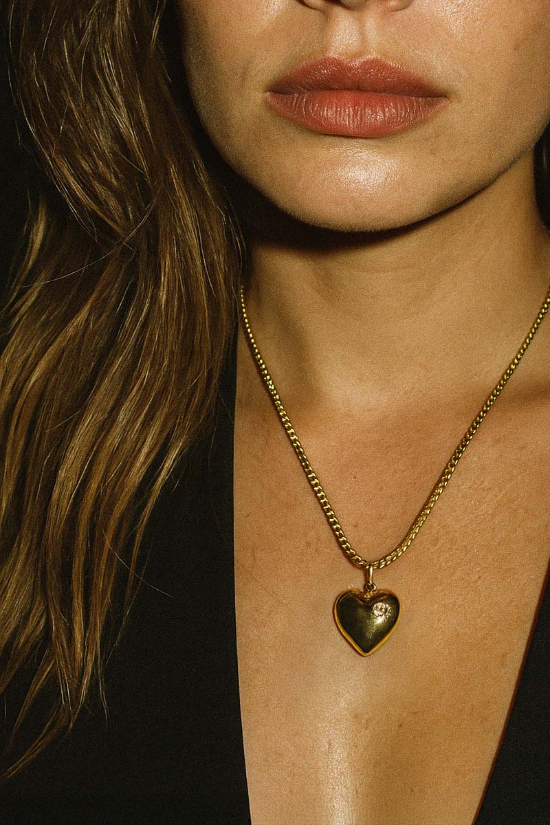 Amora Heart Gold Pendant Necklace - St geran