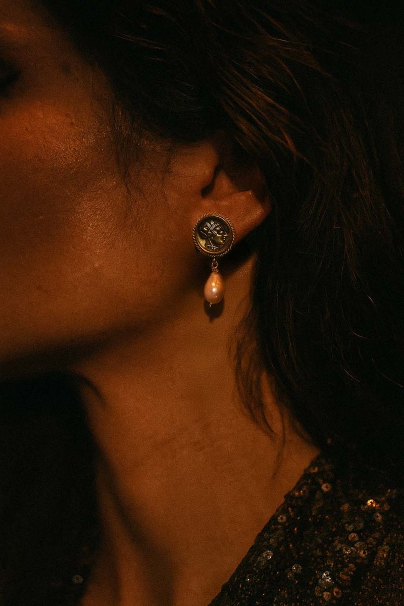 Athena Coin with Natural Pearl Drops - Gold Earrings - St geran