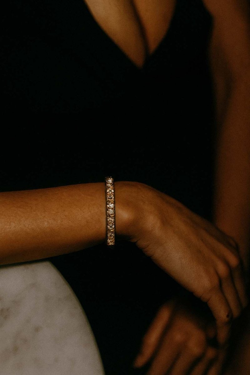 Celestia Gold Eternity Bracelet Band | 18k Gold Plated - St geran