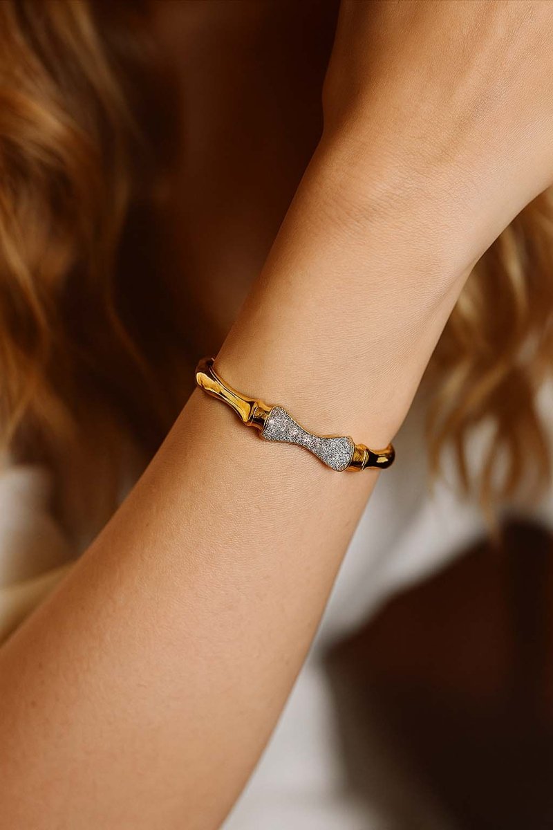 Diamond Bow Luxe Cuff - St geran
