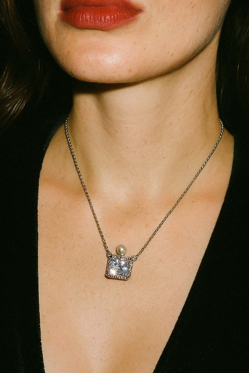 Éclat Pearl Solitaire Silver Necklace - St geran