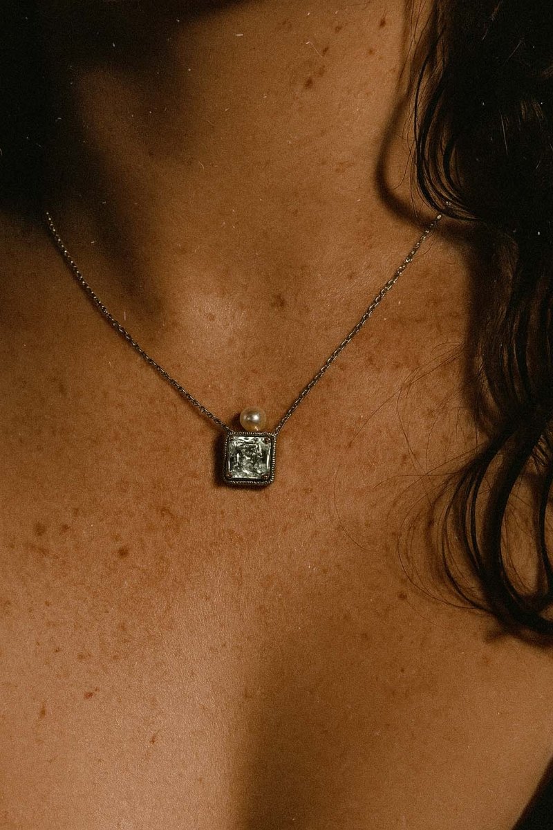 Éclat Pearl Solitaire Silver Necklace - St geran