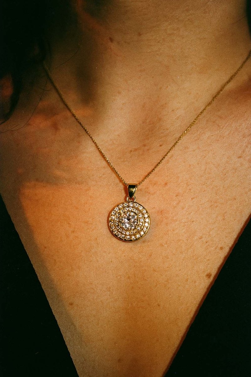 Gold Round Halo Pendant with Brilliant Center Stone – Double Row CZ Crystal Necklace Charm - St geran