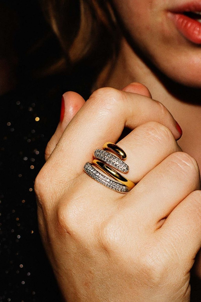 Infinity Coil 18k Gold Ring - St geran