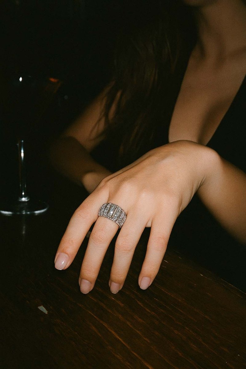 Lumière Cascade Classic Silver Tennis Ring - Timeless Elegance - St geran
