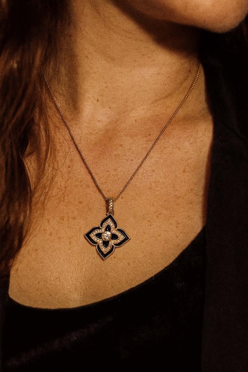 Noir Midnight Bloom Charm - 18k Gold Plated - St geran