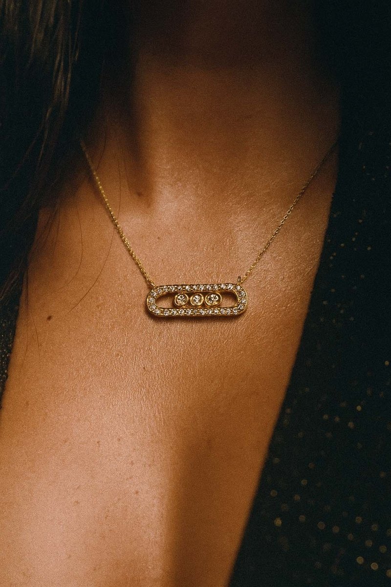 Savora Embedded Horizon Slider Pendant - 18k Gold Plated Charm - St geran