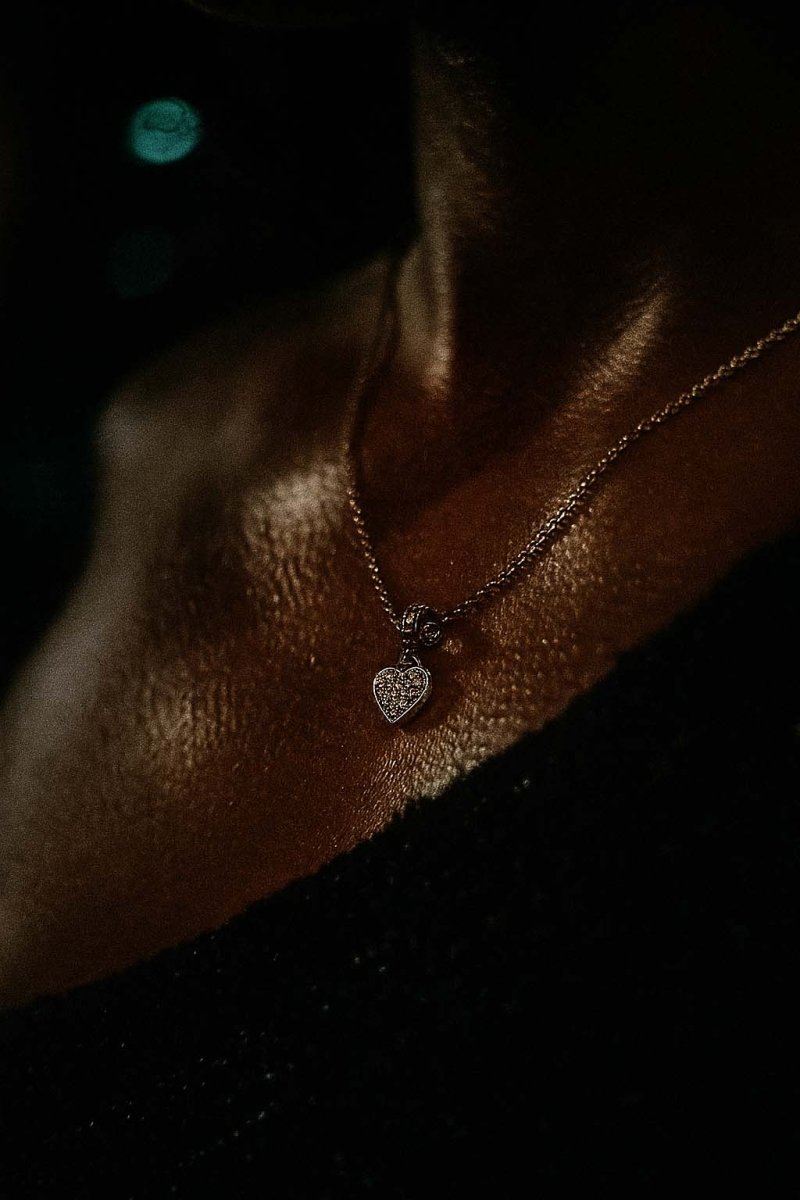 Shimmering Heart Pendant - Silver Plated - St geran