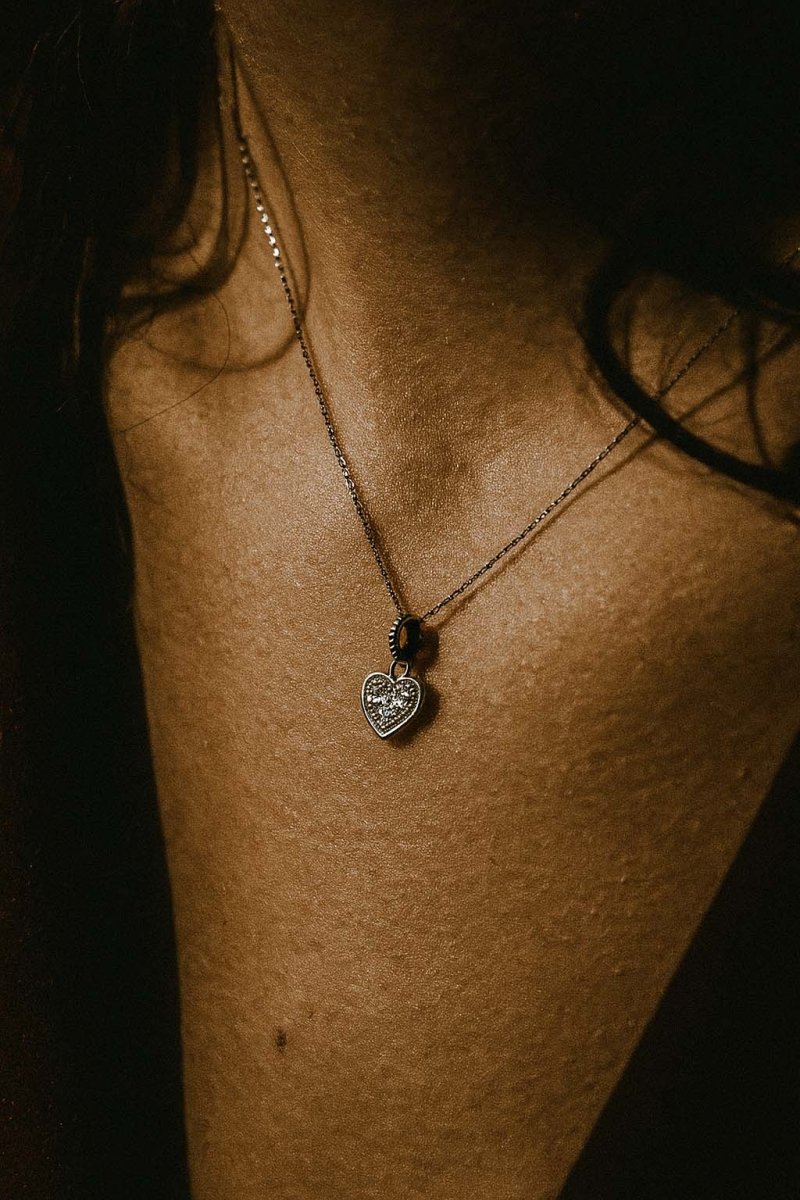 Shimmering Heart Pendant - Silver Plated - St geran