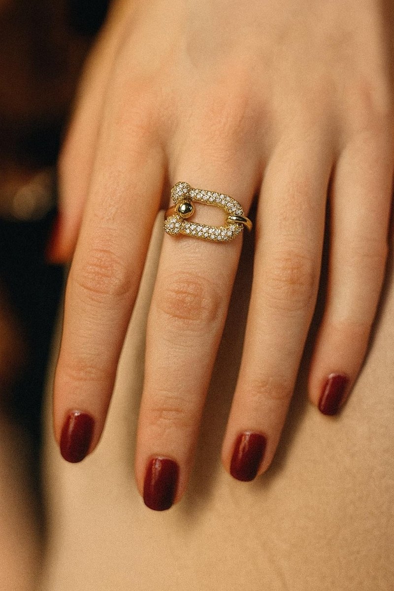 Signature Clasp Gold Ring | 18k Gold Plated - St geran