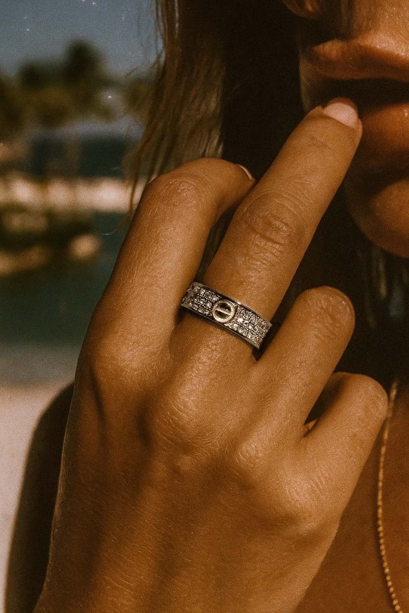 Silver Compass Pavé Ring – Aurora Direction Band - St geran
