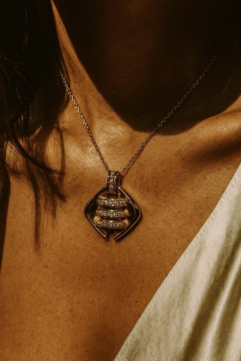 Solstice Curve Pendant Necklace - St geran