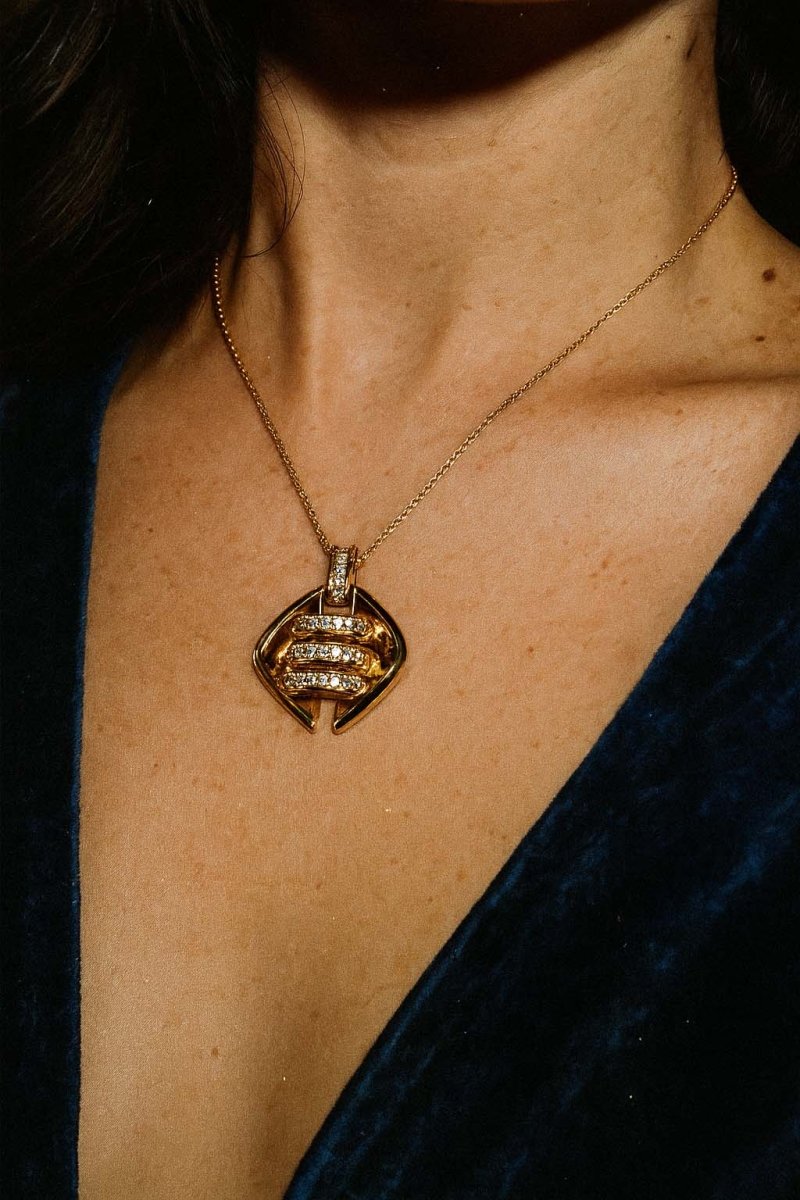 Solstice Curve Pendant Necklace - St geran