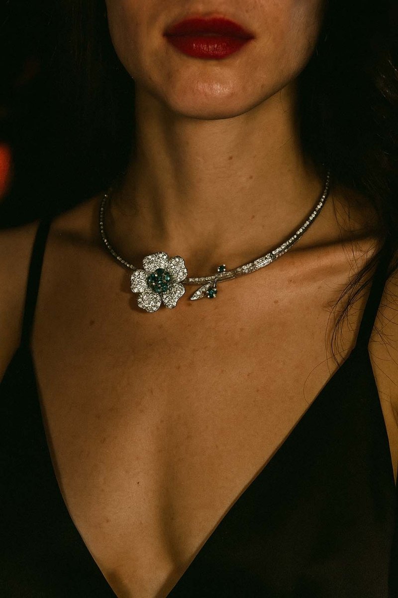 Verdure Éclat Emerald Bloom in Diamond Frost - Silver Plated Necklace - St geran