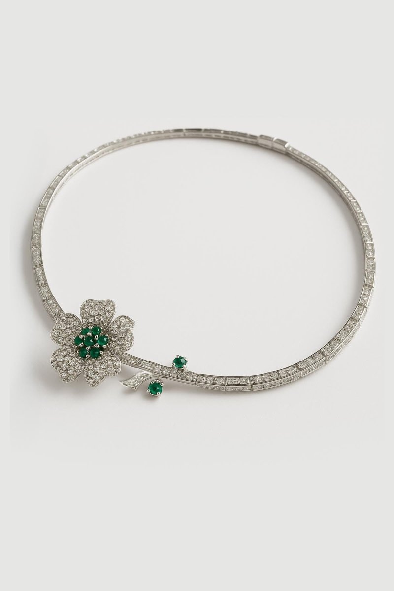 Verdure Éclat Emerald Bloom in Diamond Frost - Silver Plated Necklace - St geran