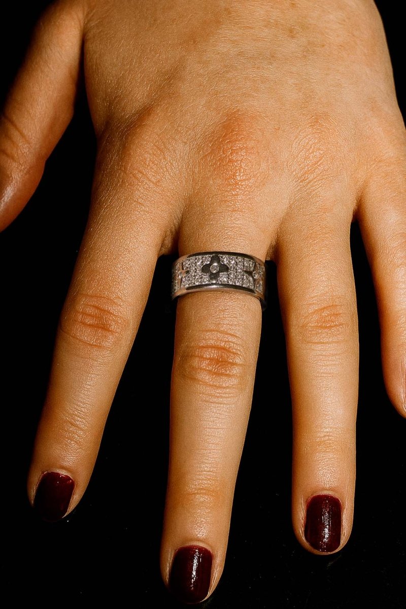 Wide Silver Floral Pavé Ring – Fleur Lunaire Ring - St geran