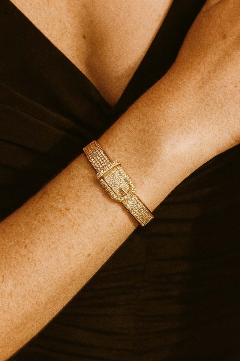 Buckle Bracelet Gold – Bella Buckle Bangle - St geran