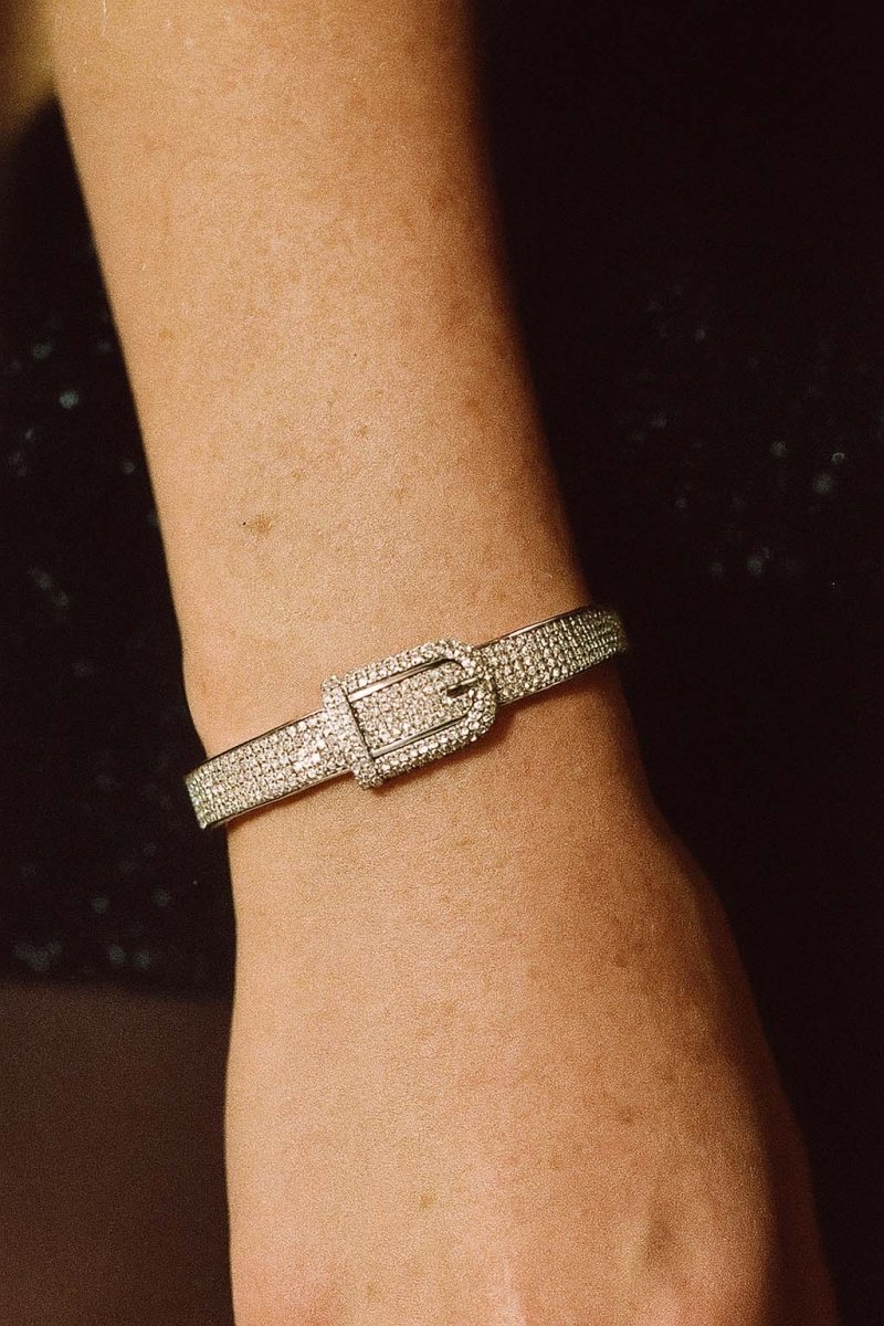 Buckle Bracelet Silver – Bella Buckle Bangle - St geran