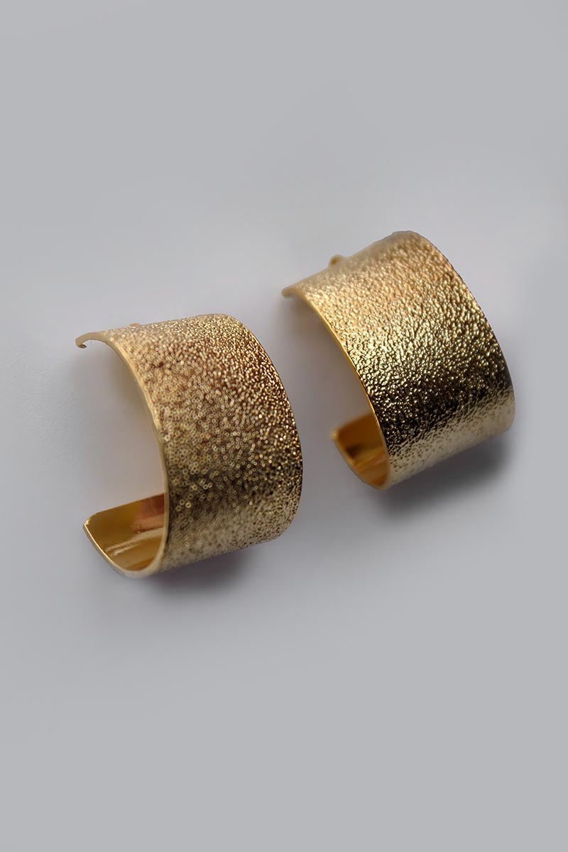 Gilded Molten Ember Crest Cuffs - Gold - St geran