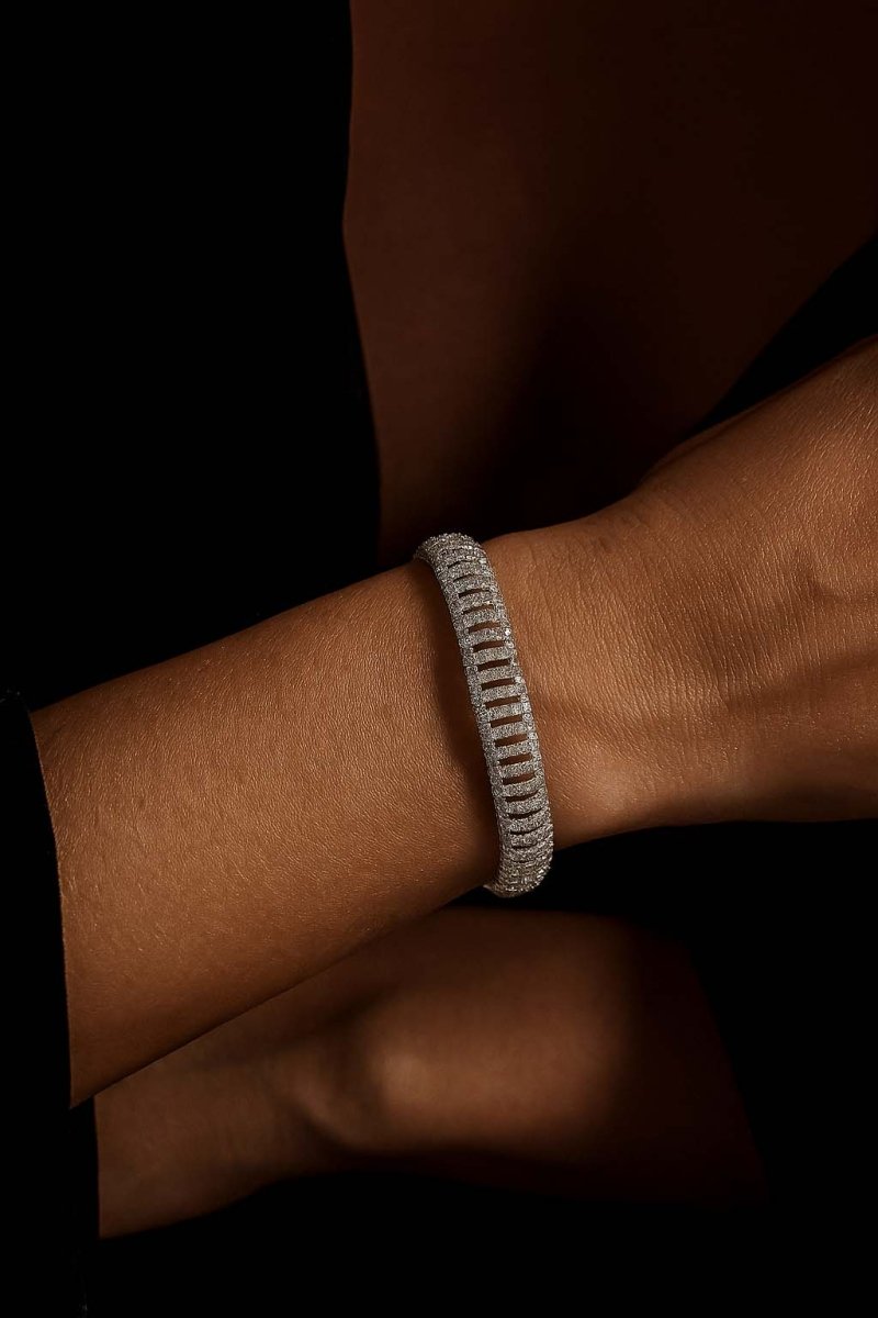 Lumière Cascade Classic Silver Tennis Bracelet - Timeless Elegance - St geran