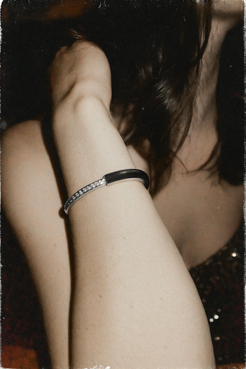Modena Sculptural Silver Bangle - St geran