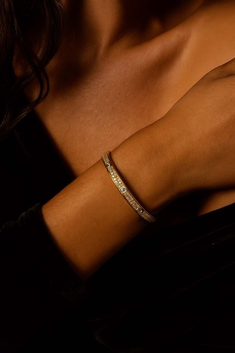Ruhani Solis Gleam Bangle - 18k Gold Plated - St geran