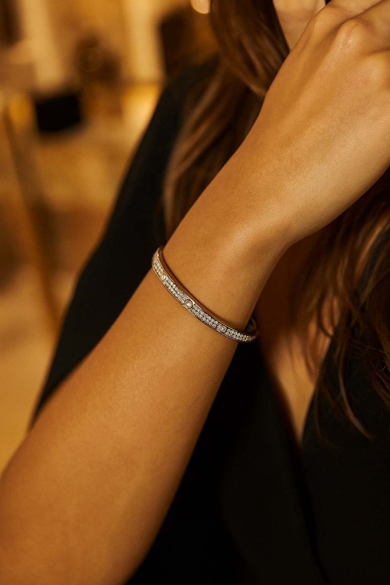 Ruhani Solis Gleam Bangle - Silver Plated - St geran
